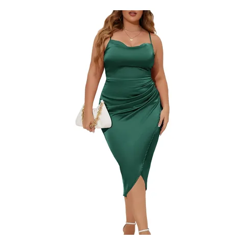 Vestido midi de cetim verde com franzido lateral